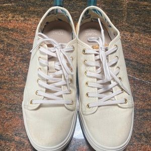 Toms tennis shoes